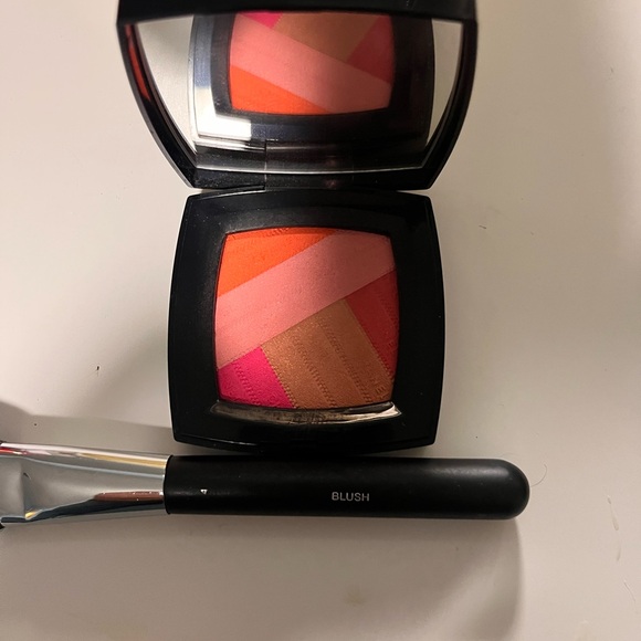 CHANEL Black Blush Harmony Compact - Picture 5 of 5